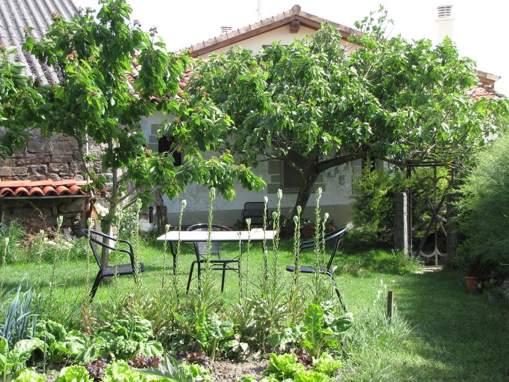 Hostal Rural Huartearena Iza Bagian luar foto