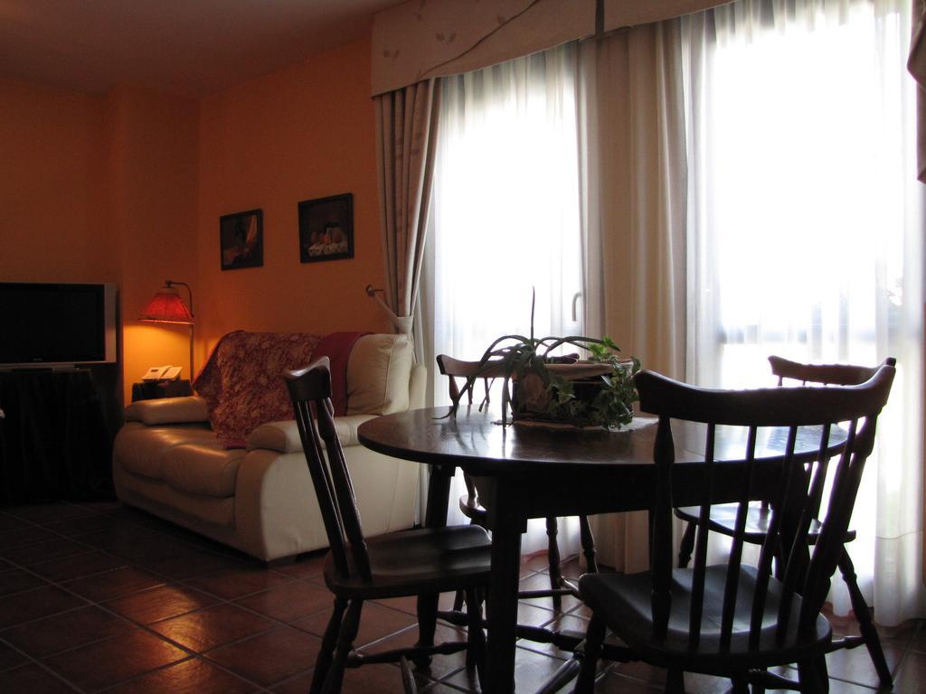 Hostal Rural Huartearena Iza Bagian luar foto