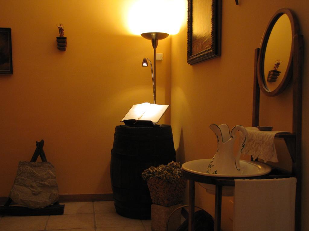 Hostal Rural Huartearena Iza Bagian luar foto