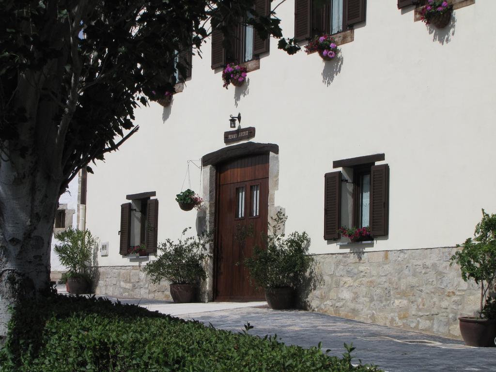 Hostal Rural Huartearena Iza Ruang foto
